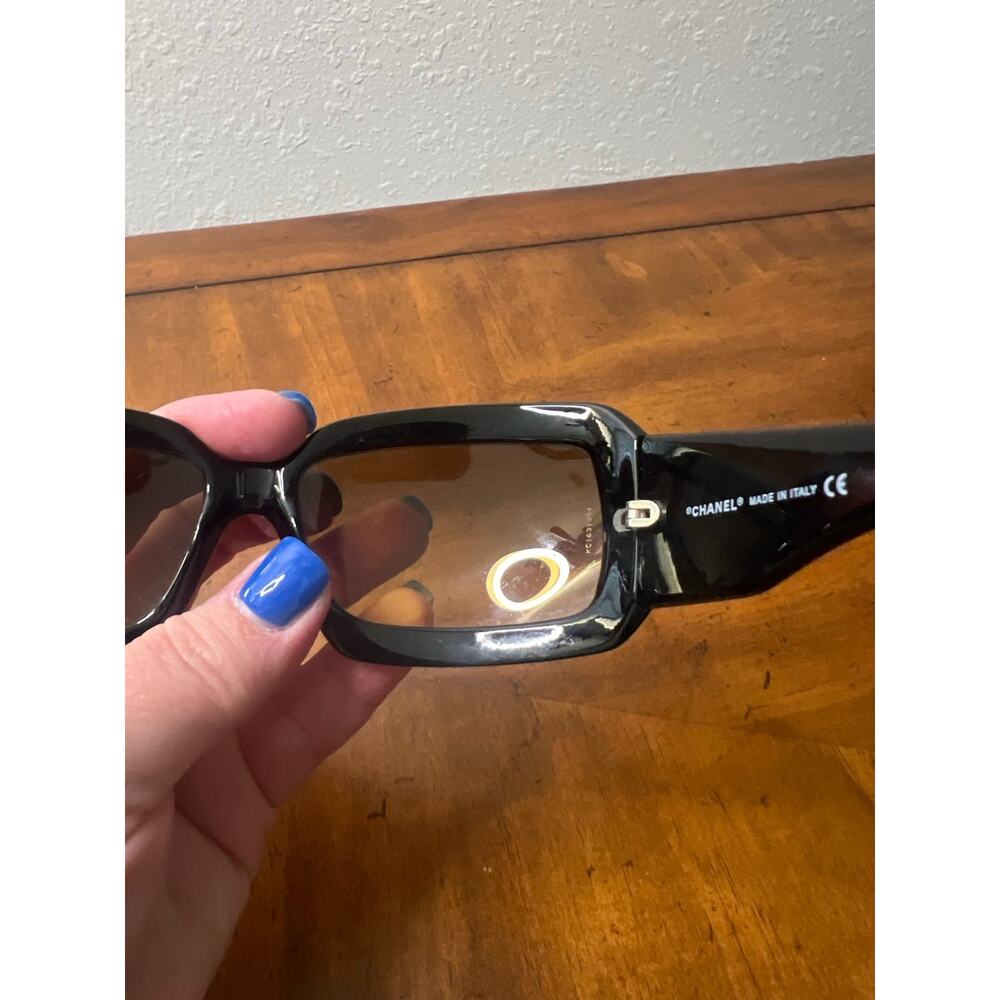 Chanel Mother of Pearl CC sunglasses - Picture 8 of 12